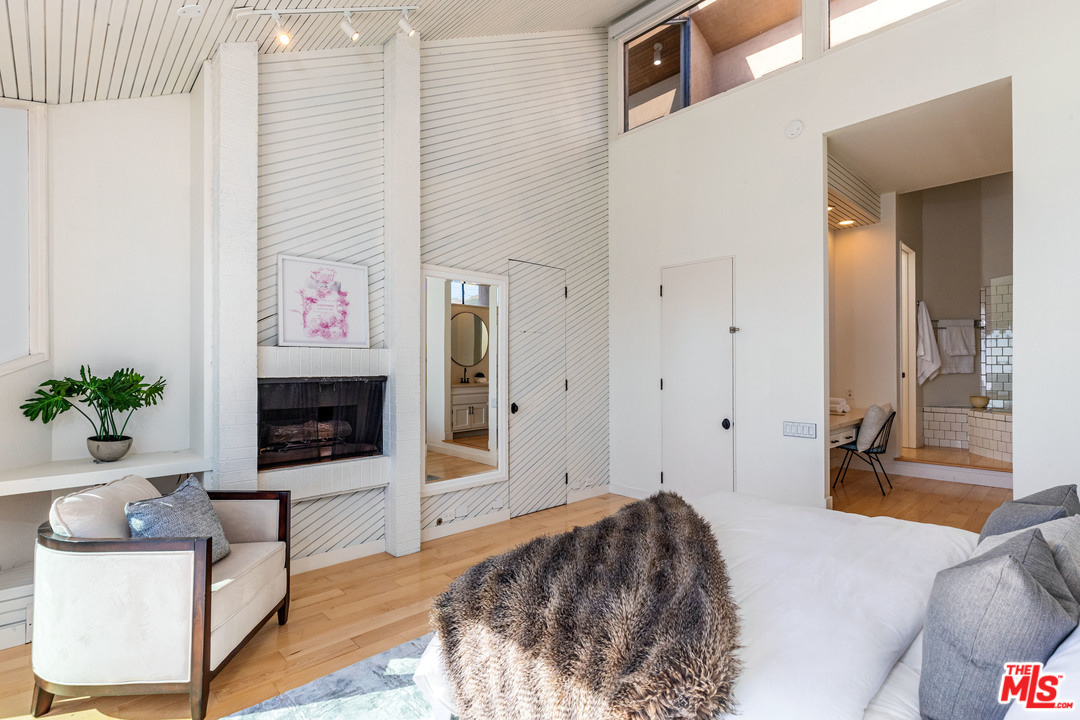 24476 Malibu Road Malibu, CA 90265 - Photo 11 of 20 Gallery Image 11