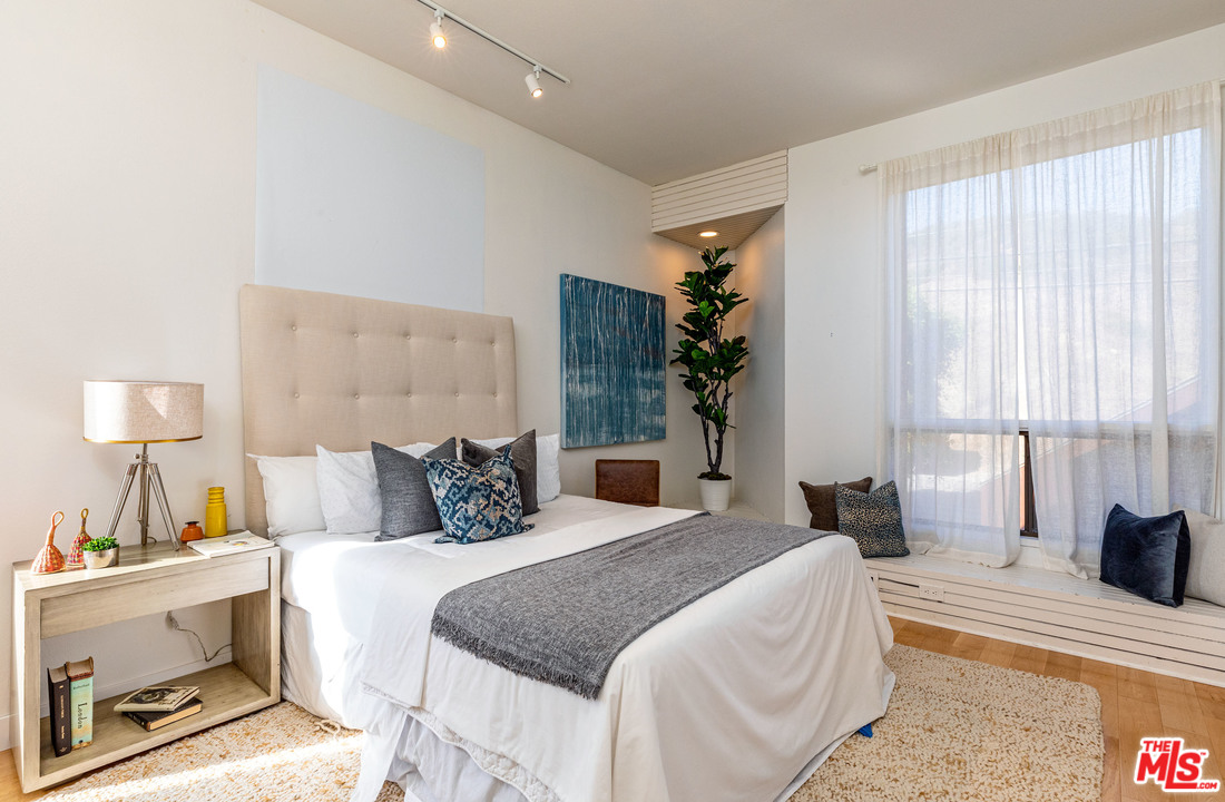24476 Malibu Road Malibu, CA 90265 - Photo 14 of 20 Gallery Image 14