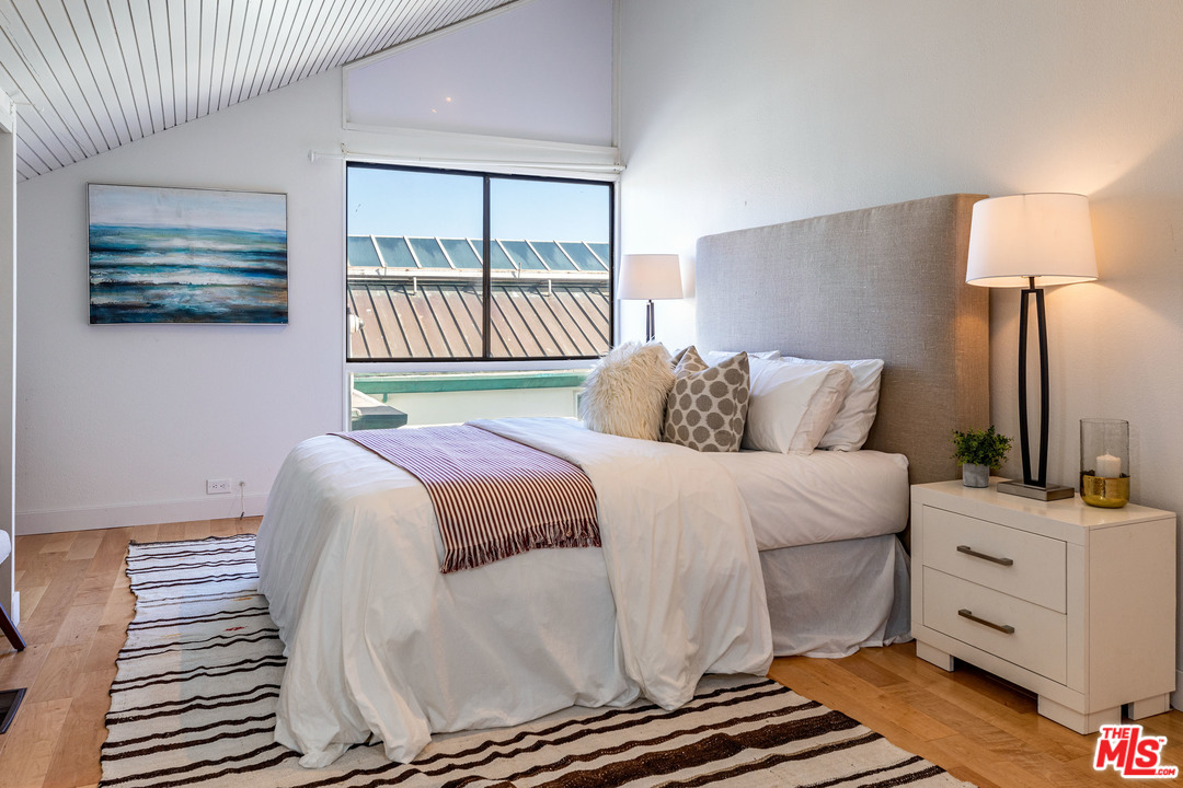 24476 Malibu Road Malibu, CA 90265 - Photo 16 of 20 Gallery Image 16
