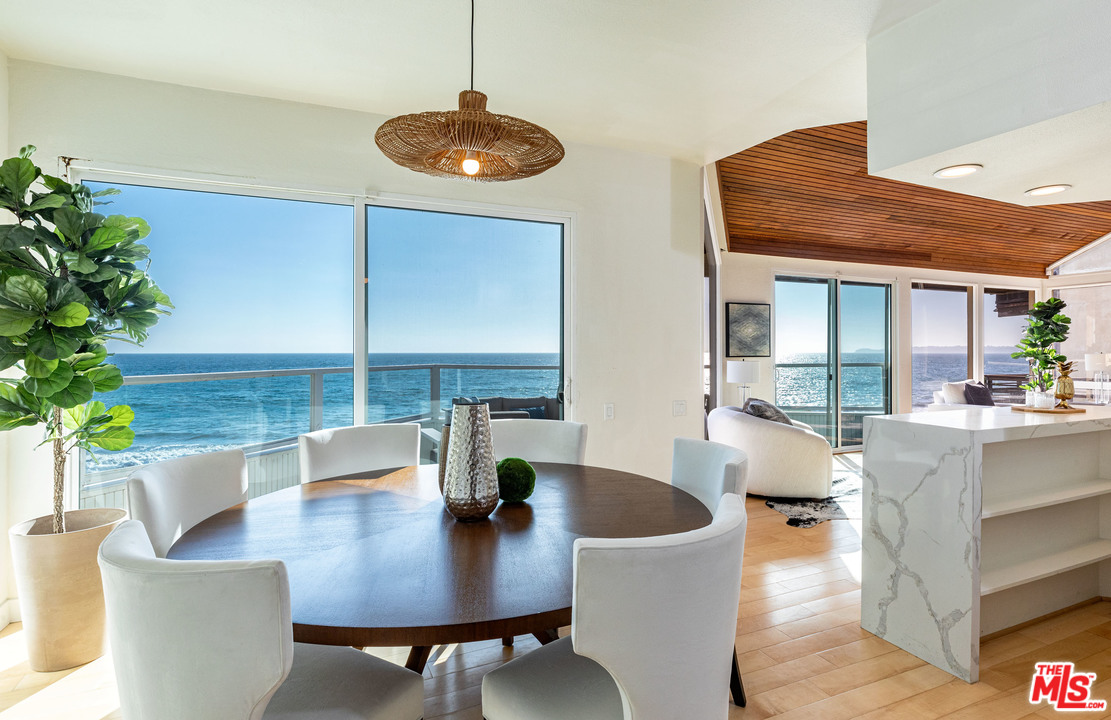 24476 Malibu Road Malibu, CA 90265 - Photo 4 of 20 Gallery Image 4