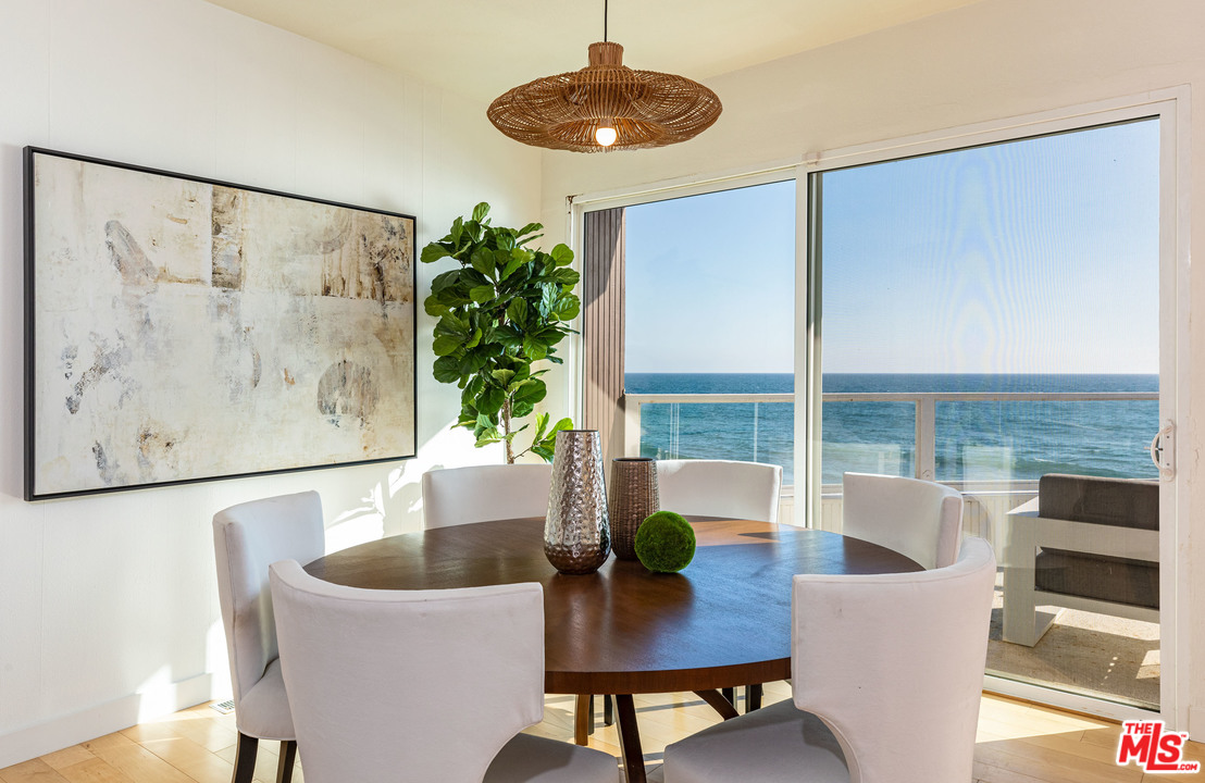 24476 Malibu Road Malibu, CA 90265 - Photo 5 of 20 Gallery Image 5
