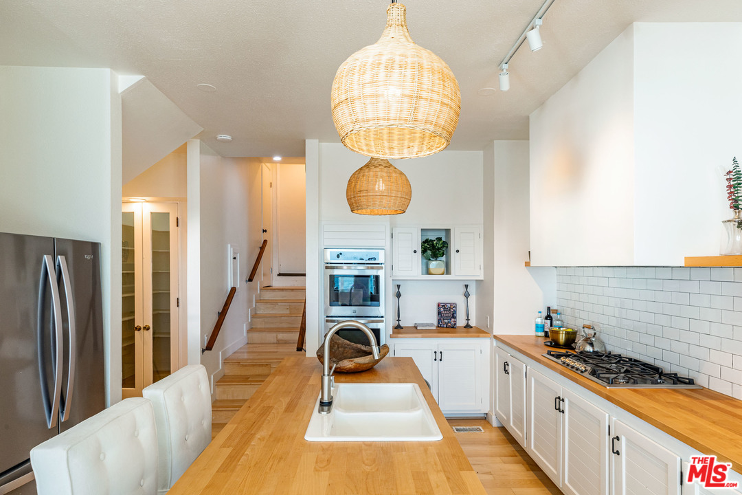 24476 Malibu Road Malibu, CA 90265 - Photo 8 of 20 Gallery Image 8