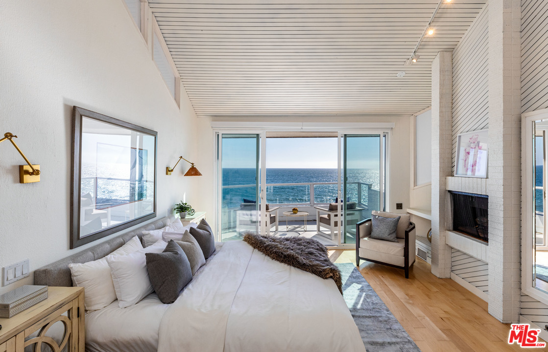 24476 Malibu Road Malibu, CA 90265 - Photo 9 of 20 Gallery Image 9