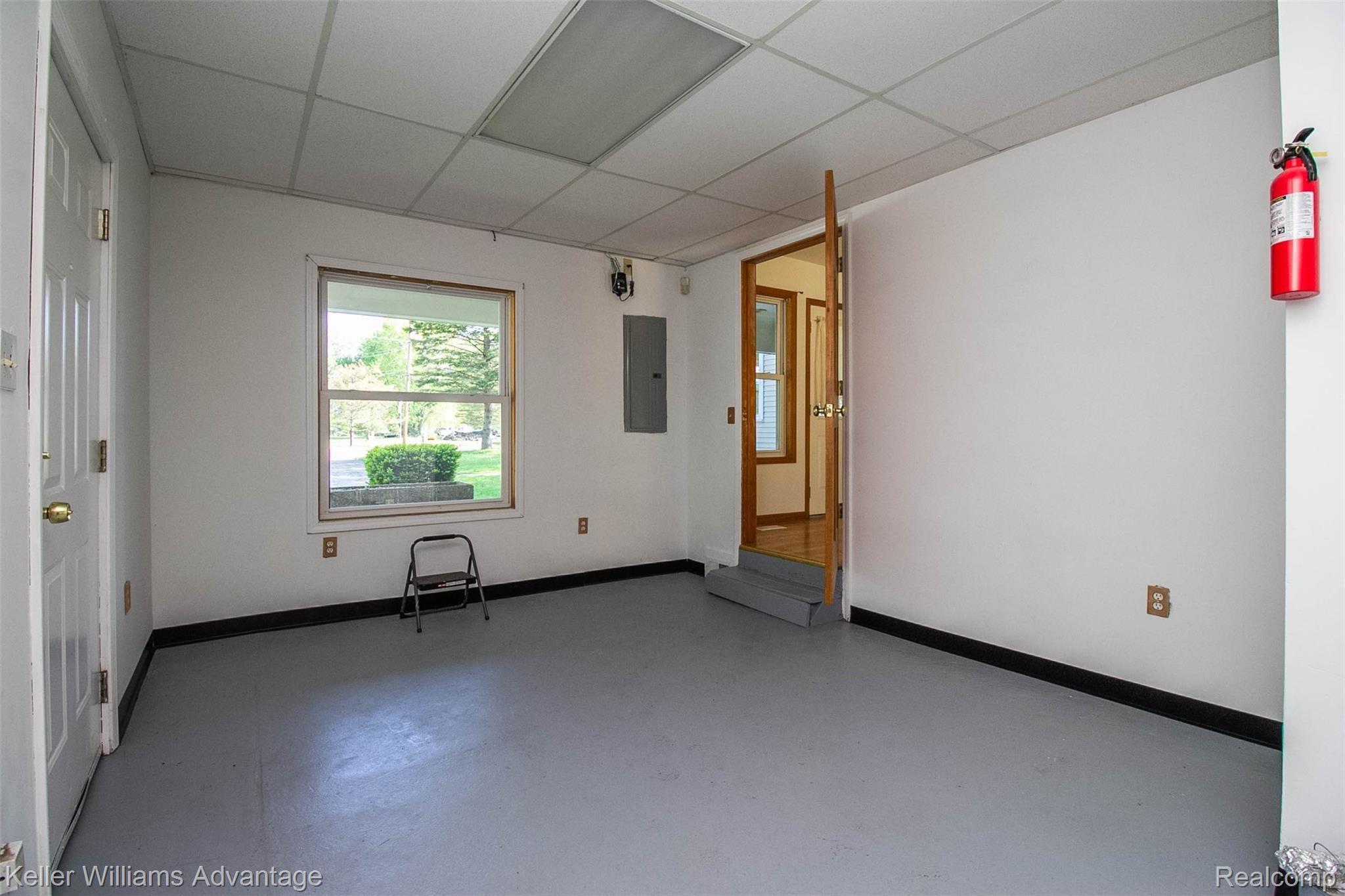 29541 King Road Romulus, MI 48174 - Photo 17 of 43 18.jpg