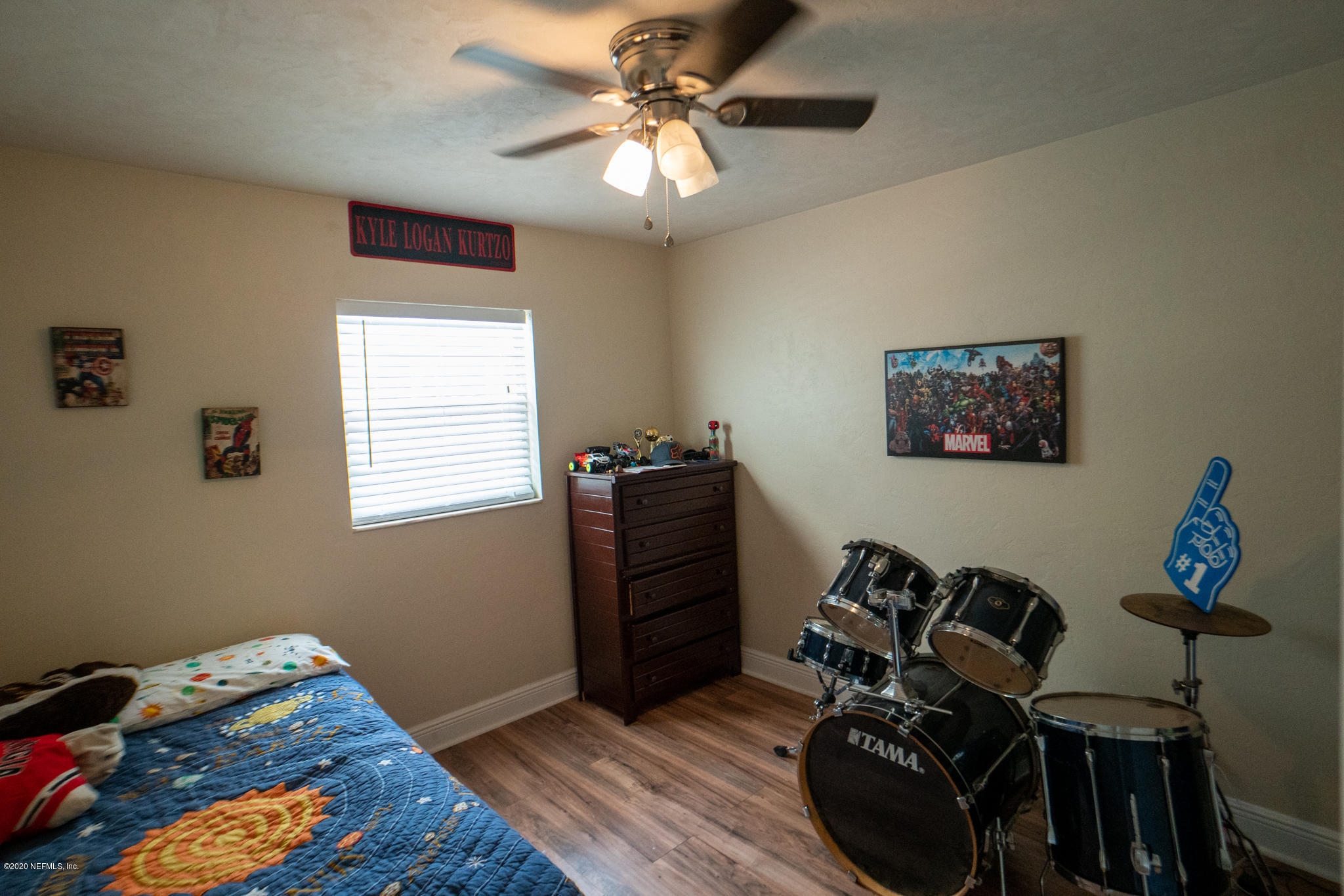 655 Pointview Road Keystone Heights, FL 32656 - Photo 17 of 38 a bedroom with furniture and a window
