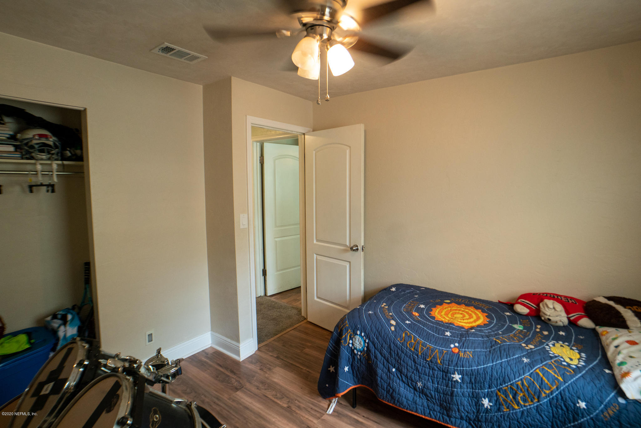 655 Pointview Road Keystone Heights, FL 32656 - Photo 19 of 38 a room with furniture and wooden floor