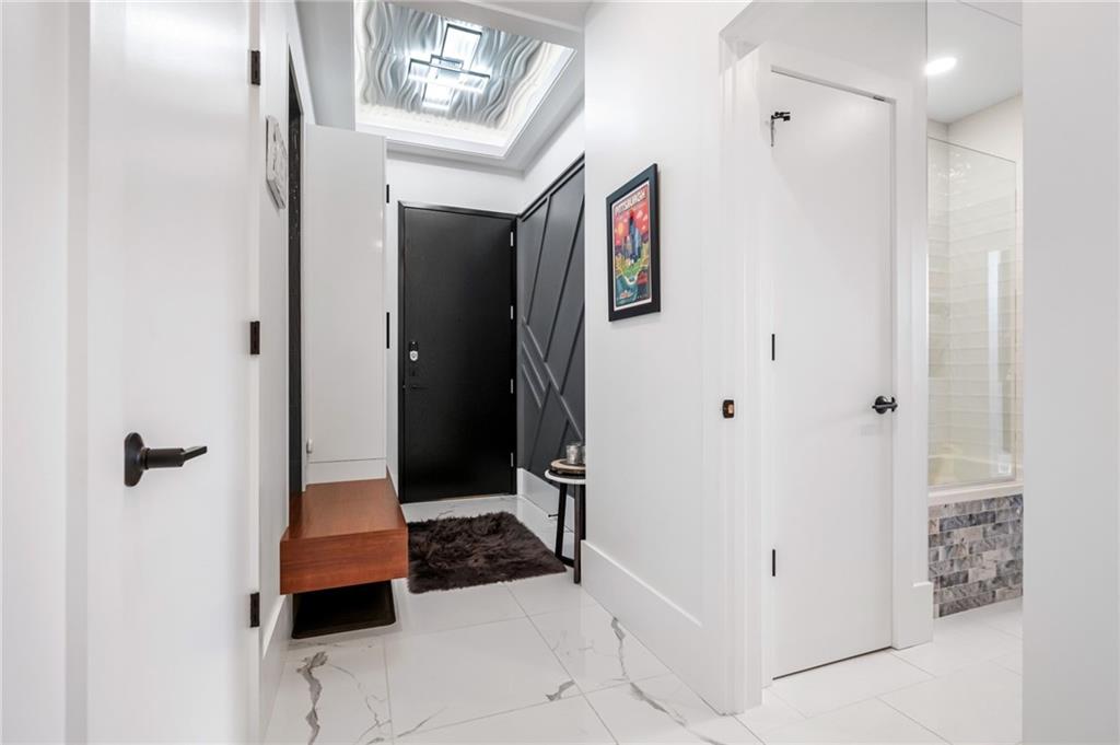 2554 Smallman Street, Unit 501 Pittsburgh, PA 15222 - Photo 5 of 45 a view of hallway with walk in closet and bathroom
