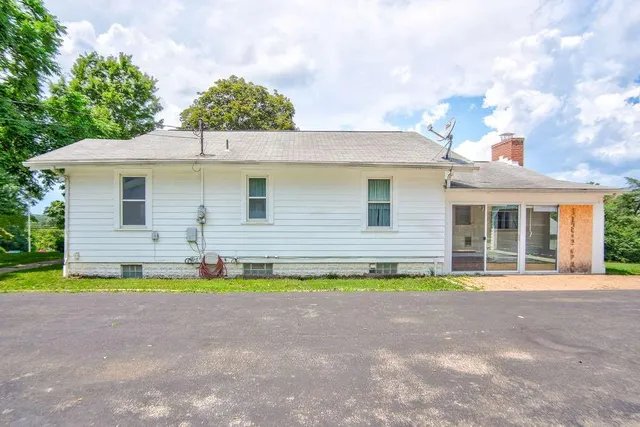 $160,000 | 3444 Brodhead Road, Monaca, PA 15061