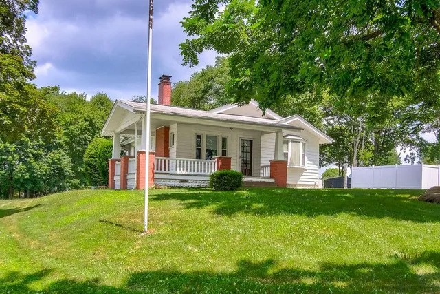 $160,000 | 3444 Brodhead Road, Monaca, PA 15061