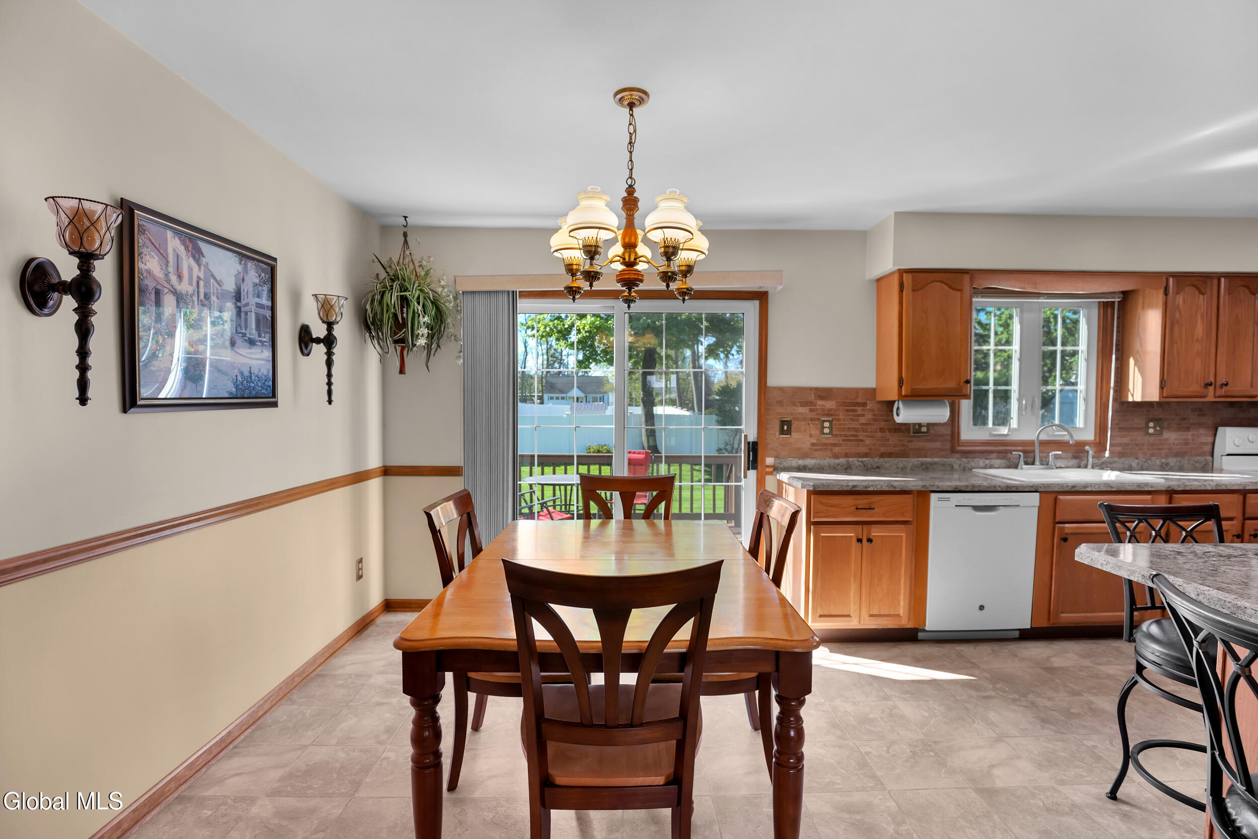 243 Shereen Court Rotterdam, NY 12304 - Photo 11 of 47 11_243 shereen ct schenectady