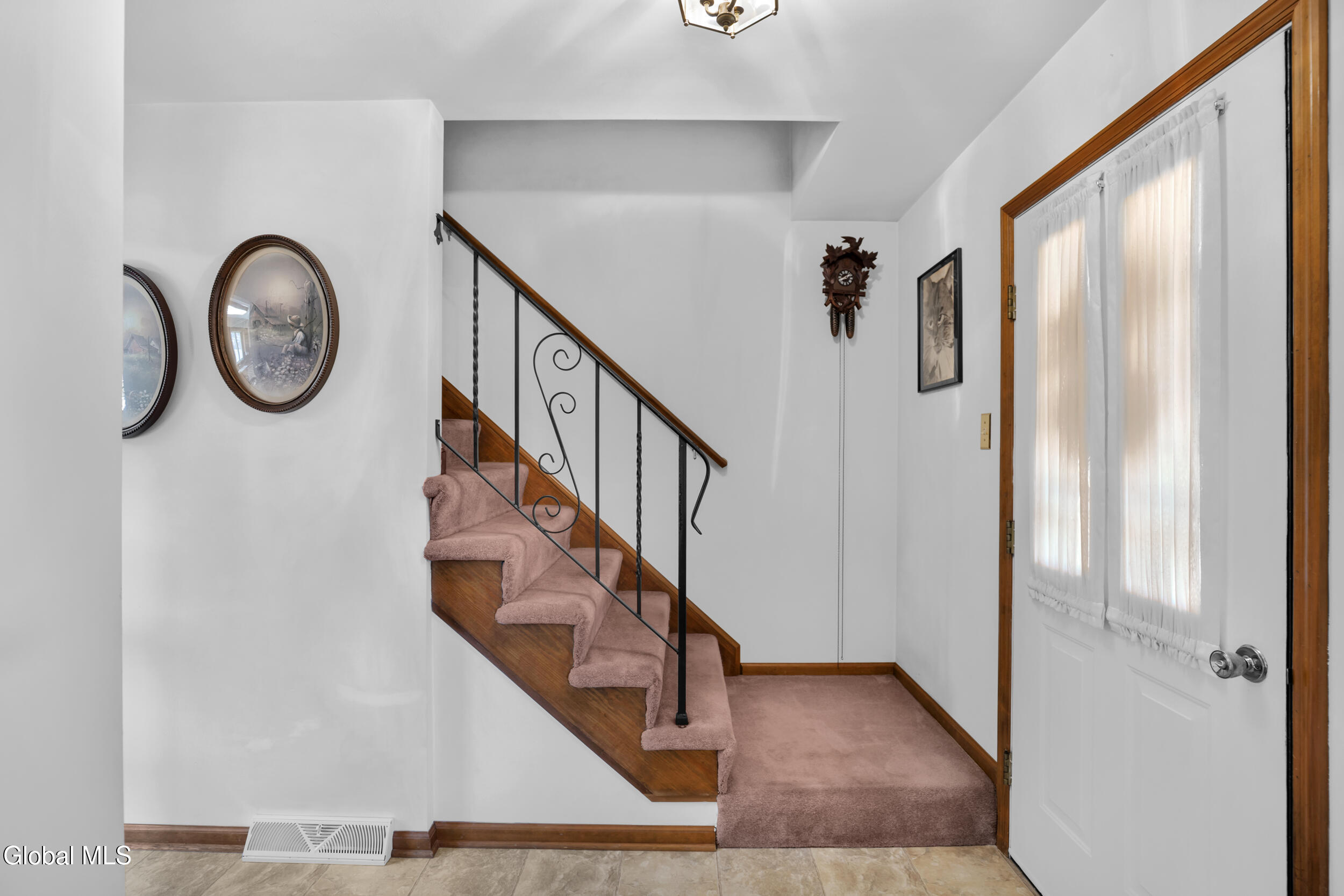 243 Shereen Court Rotterdam, NY 12304 - Photo 7 of 47 7_243 shereen ct schenectady