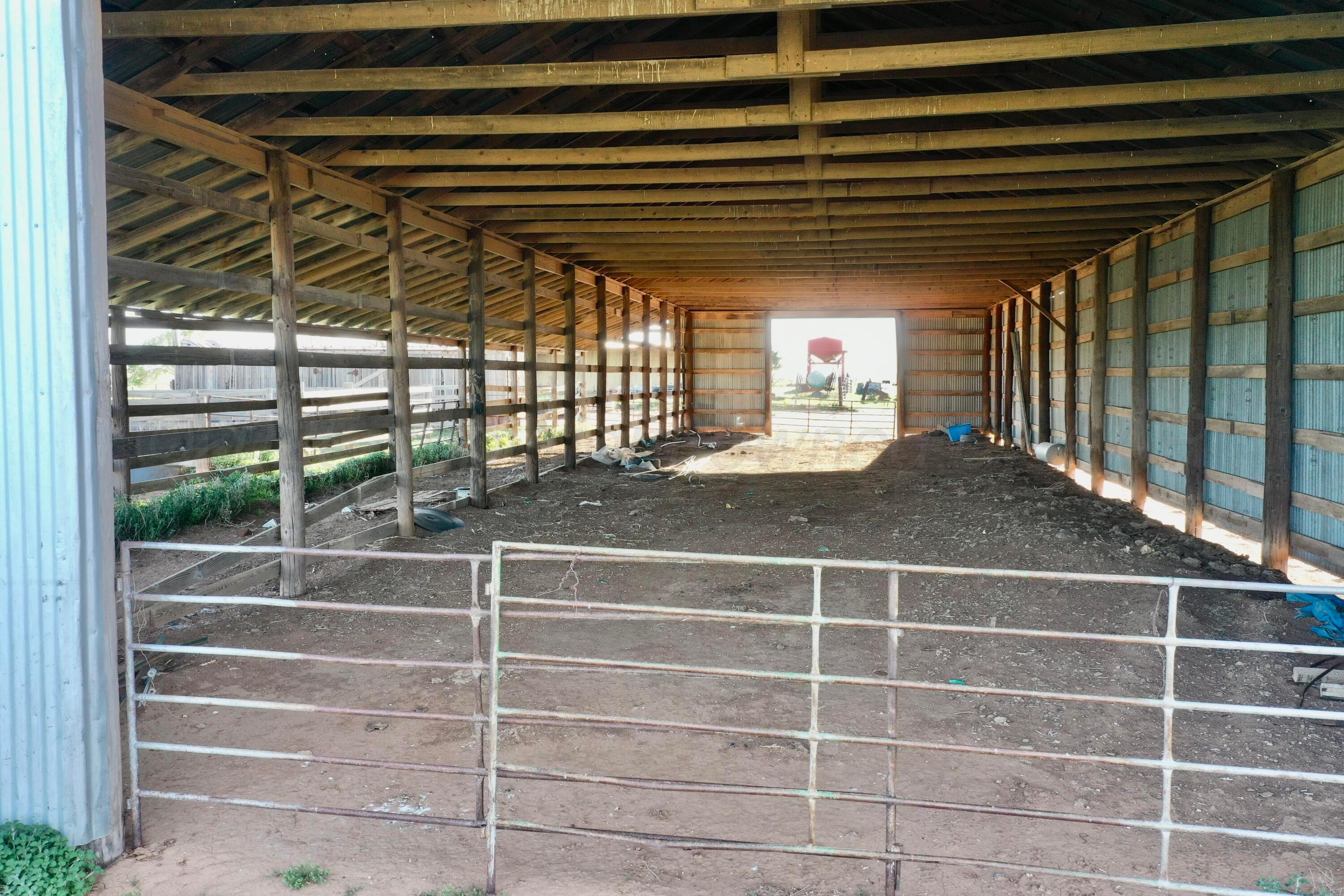 6675 Highway 86 Tulia, TX 79088 - Photo 11 of 68 a view of a garage
