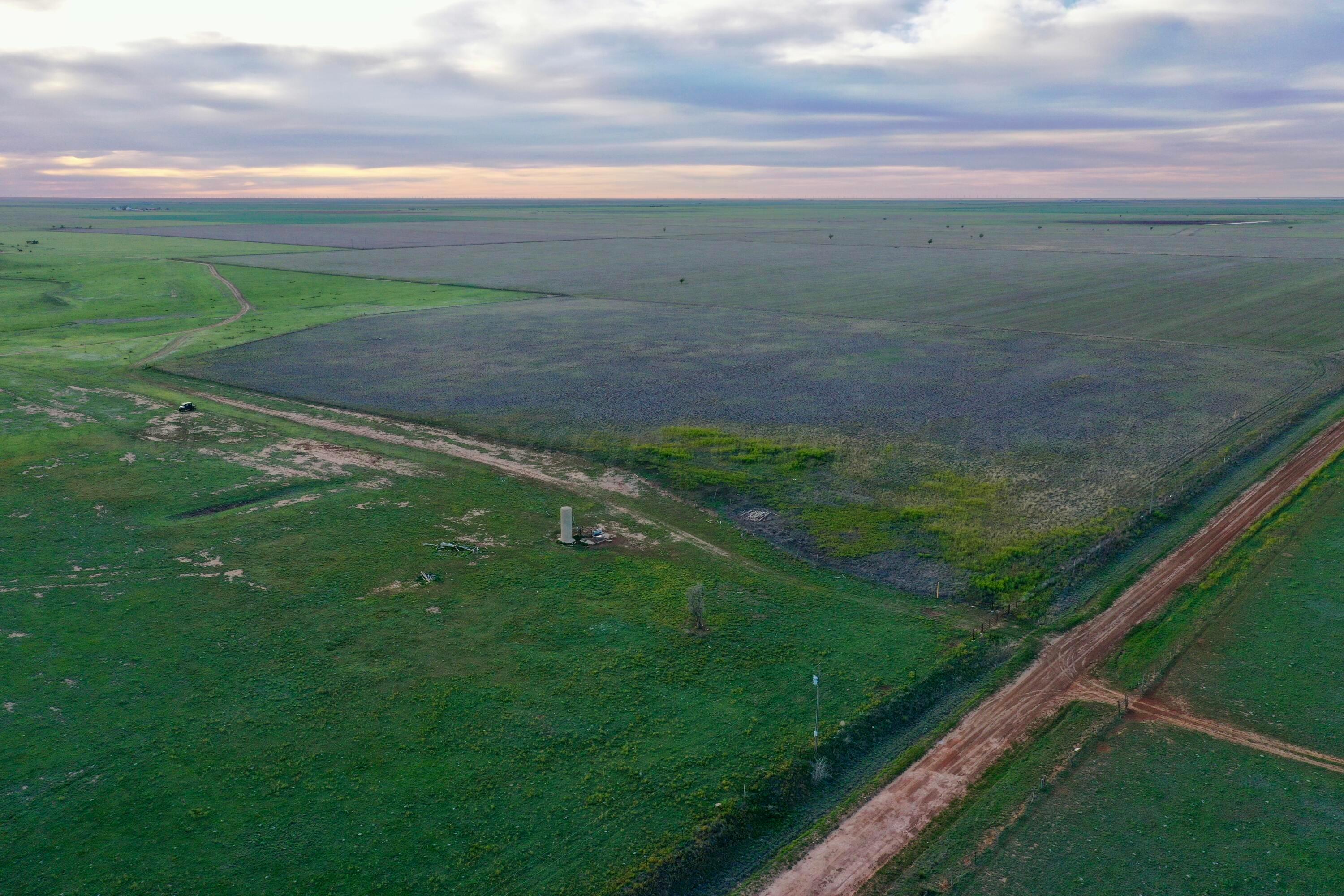 6675 Highway 86 Tulia, TX 79088 - Photo 33 of 68 a view of an ocean from a balcony