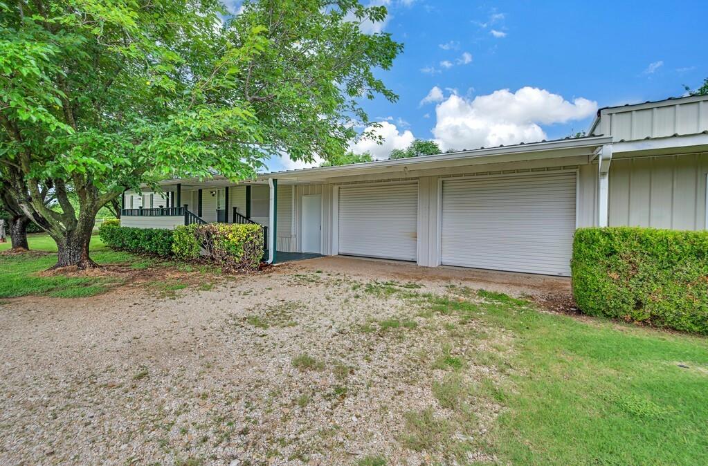 652 Middle Windsor Road McGregor, TX 76657 - Photo 27 of 40