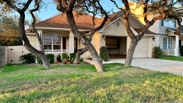 $2,370 | 107 Eagle Vail, San Antonio, TX 78258