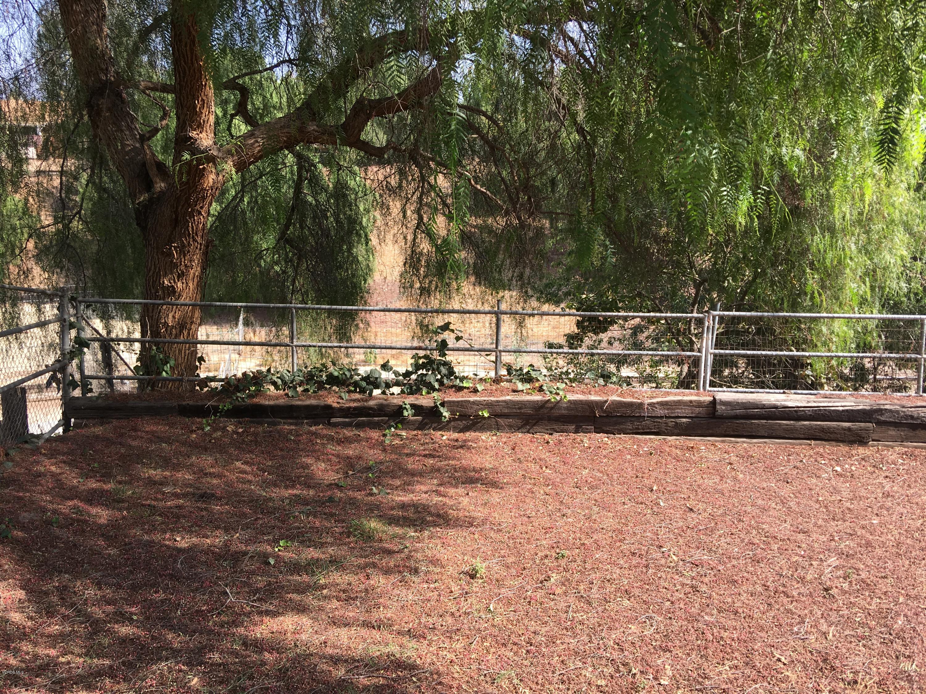 718 Tranquil Lane Simi Valley, CA 93065 - Photo 57 of 68 a view of a basket ball ground
