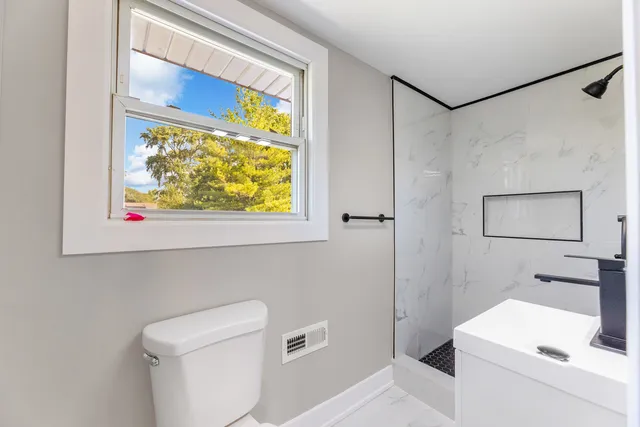 $340,000 | 6856 West Crandall Avenue, Worth, IL 60482