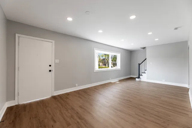 $340,000 | 6856 West Crandall Avenue, Worth, IL 60482