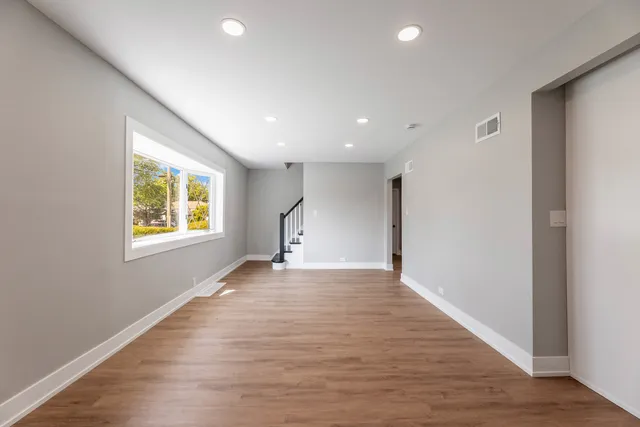 $340,000 | 6856 West Crandall Avenue, Worth, IL 60482