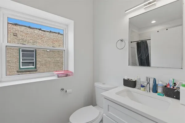 $3,400 | 4939 North St Louis Avenue, Unit 3N, Chicago, IL 60625