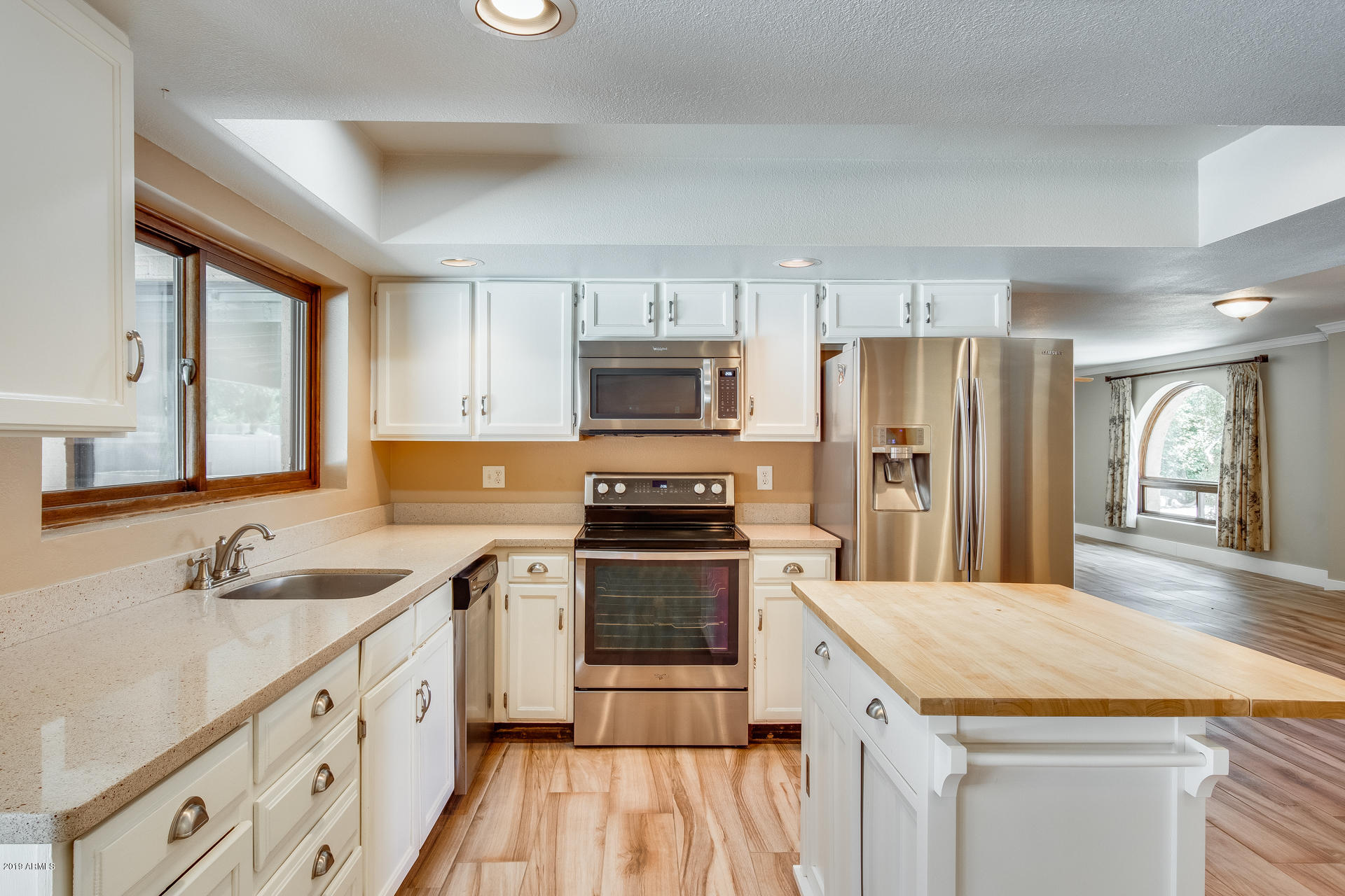 4710 East Redfield Road Phoenix, AZ 85032 - Photo 12 of 38 Kitchen 3