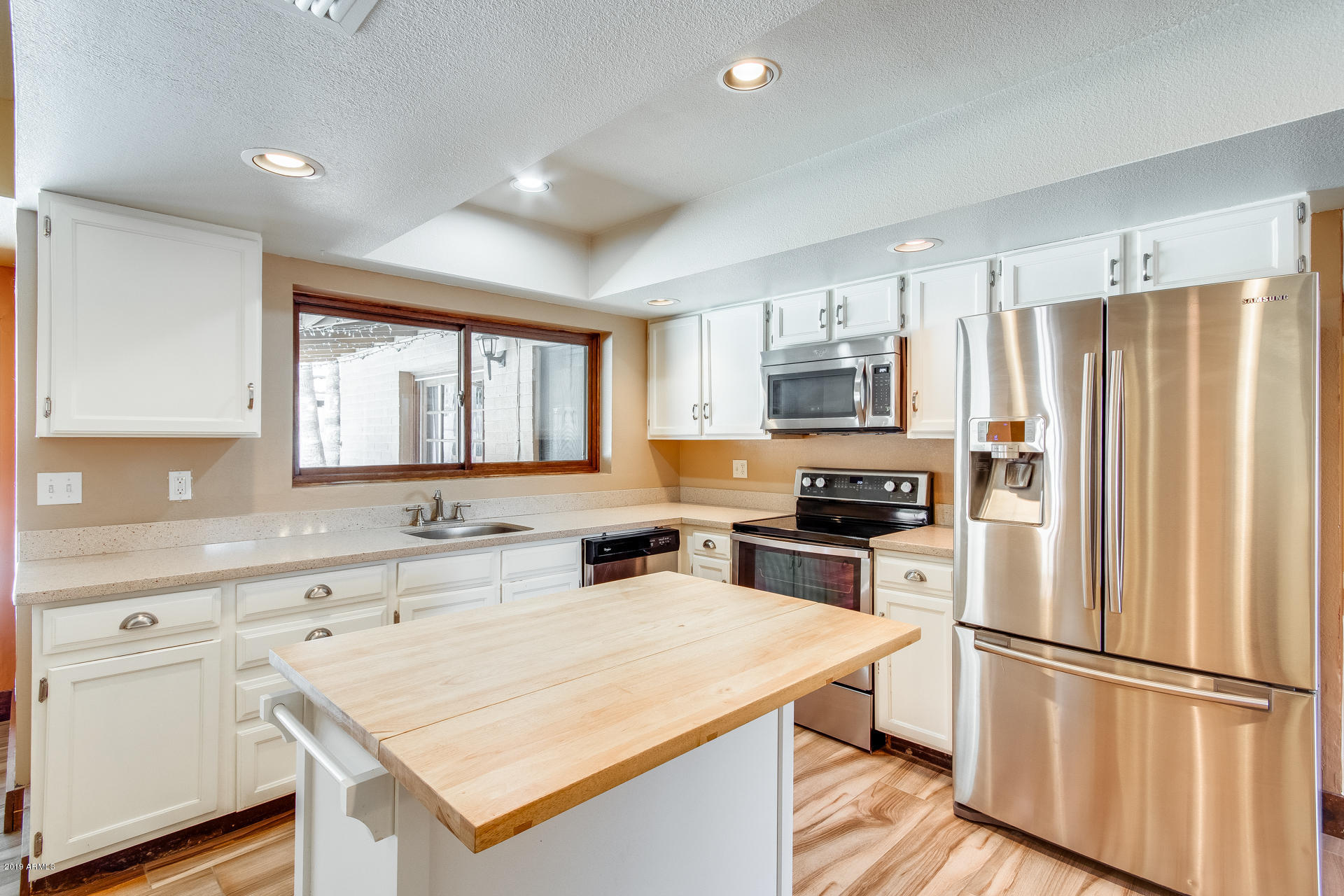 4710 East Redfield Road Phoenix, AZ 85032 - Photo 13 of 38 Kitchen Island