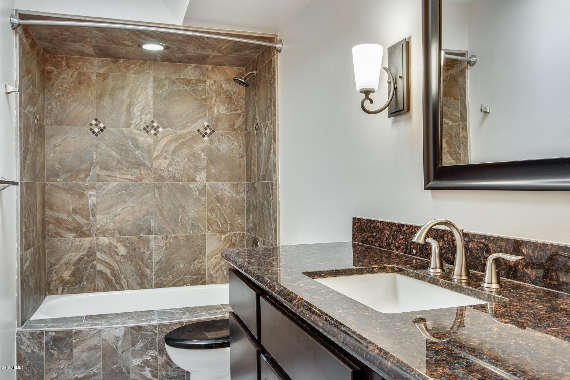 4710 East Redfield Road Phoenix, AZ 85032 - Photo 28 of 38 Guest Bathroom