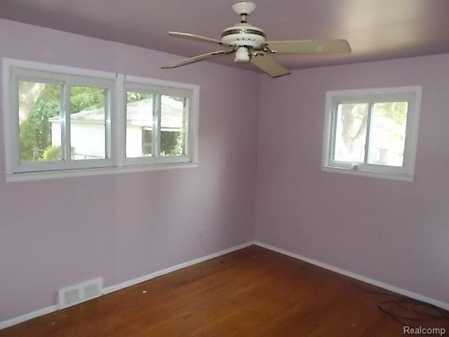 36916 Pinewood Road Wayne, MI 48184 - Photo 8 of 9 9-17 044.jpg