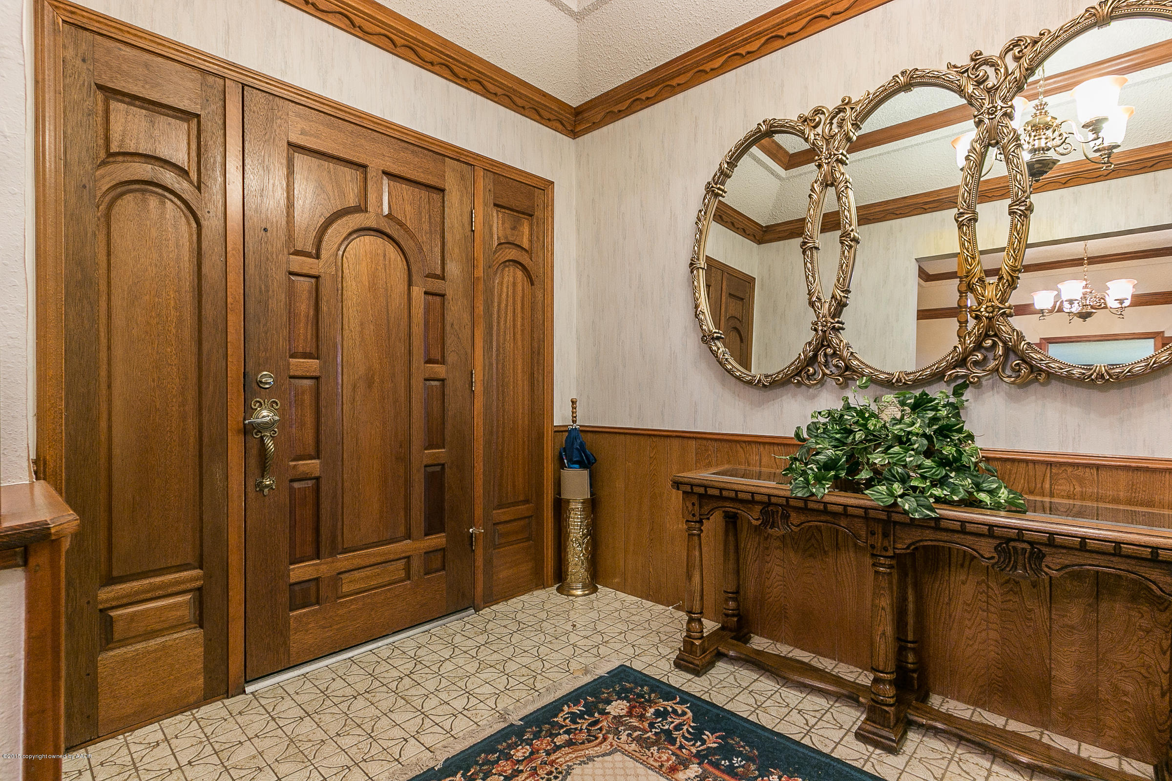 8117 Santa Fe Trail Amarillo, TX 79110 - Photo 4 of 27 a view of a entryway