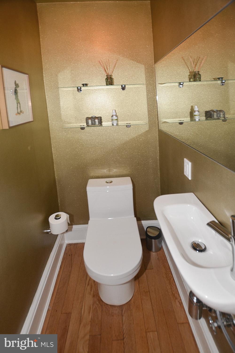 1425 Locust Road Northwest Washington, DC 20012 - Photo 11 of 37 Main level Powder Room