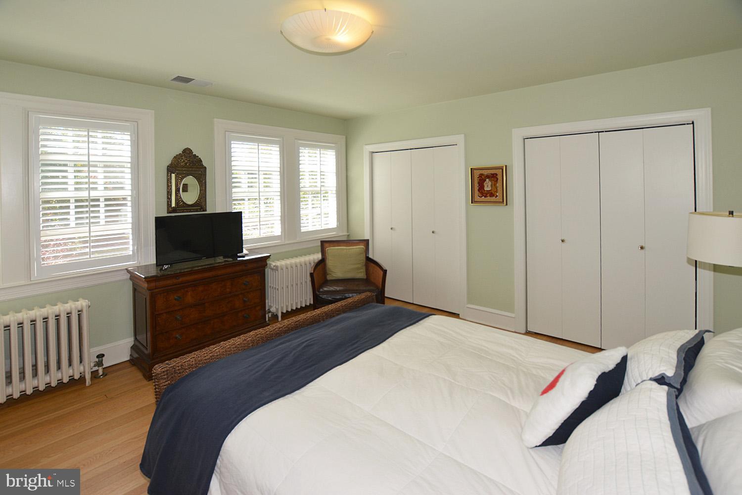 1425 Locust Road Northwest Washington, DC 20012 - Photo 21 of 37 Master Suite