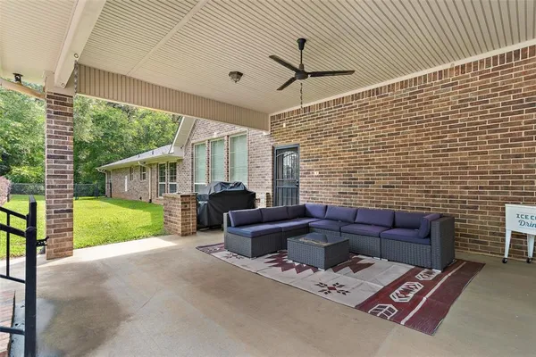 $1,345,000 | 19678 County Road 4125, Lindale, TX 75771