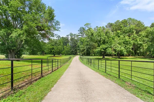 $1,345,000 | 19678 County Road 4125, Lindale, TX 75771