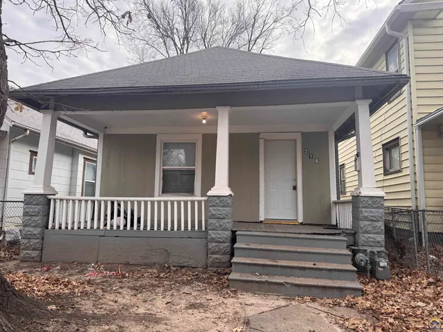 $60,000 | 216 Southeast Lake Street, Topeka, KS 66607