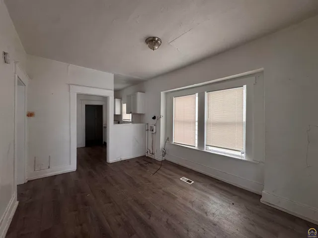 $60,000 | 216 Southeast Lake Street, Topeka, KS 66607