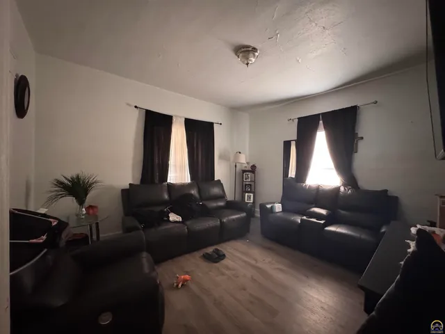 $60,000 | 216 Southeast Lake Street, Topeka, KS 66607