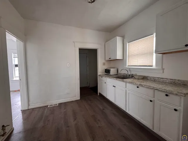 $60,000 | 216 Southeast Lake Street, Topeka, KS 66607