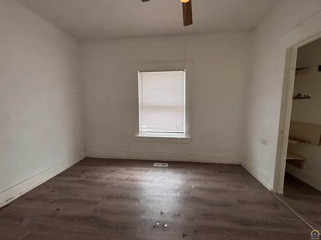 $60,000 | 216 Southeast Lake Street, Topeka, KS 66607