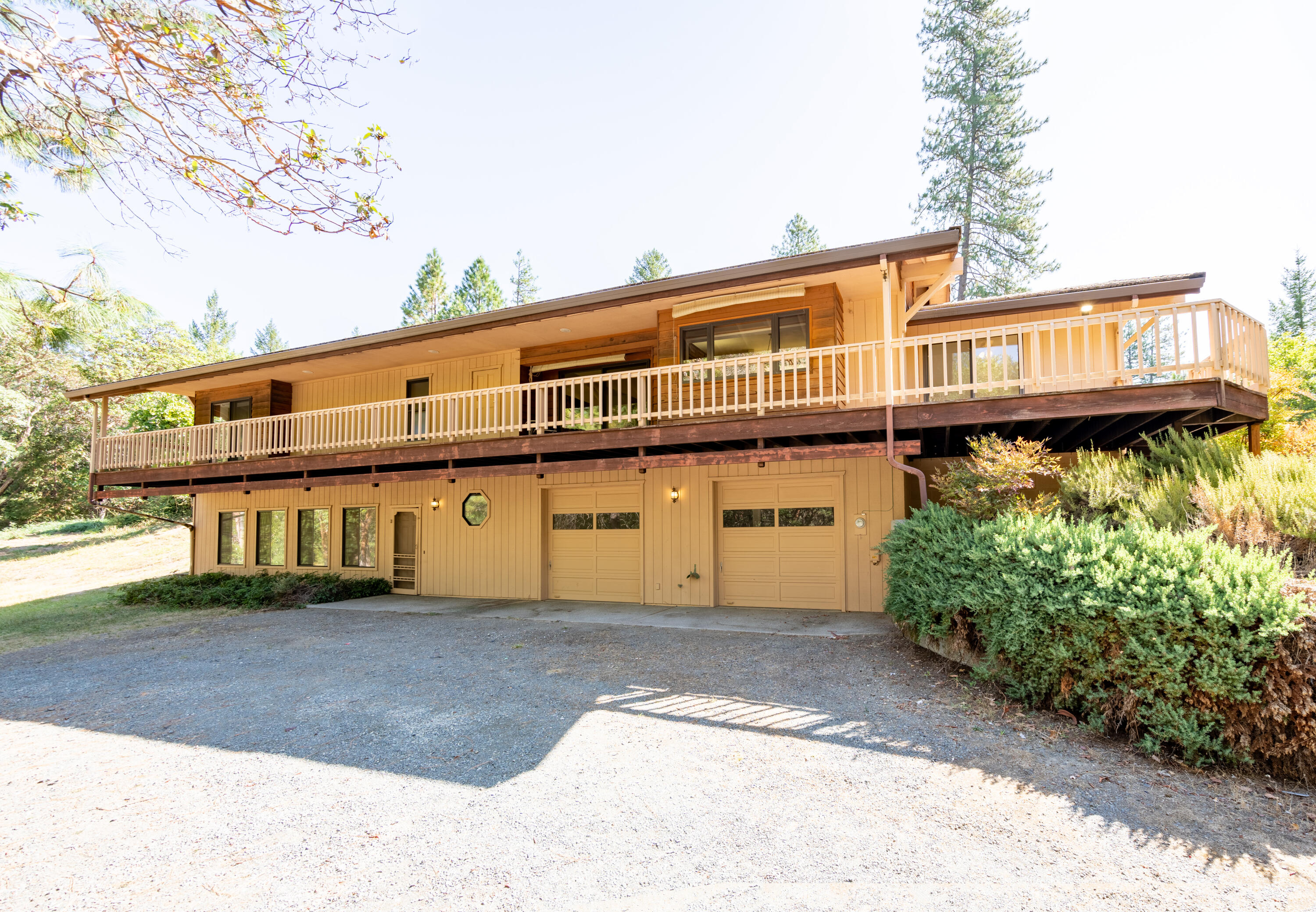841 Peco Road Grants Pass, OR 97526 - Photo 2 of 44 DSC00766-HDR-Pano