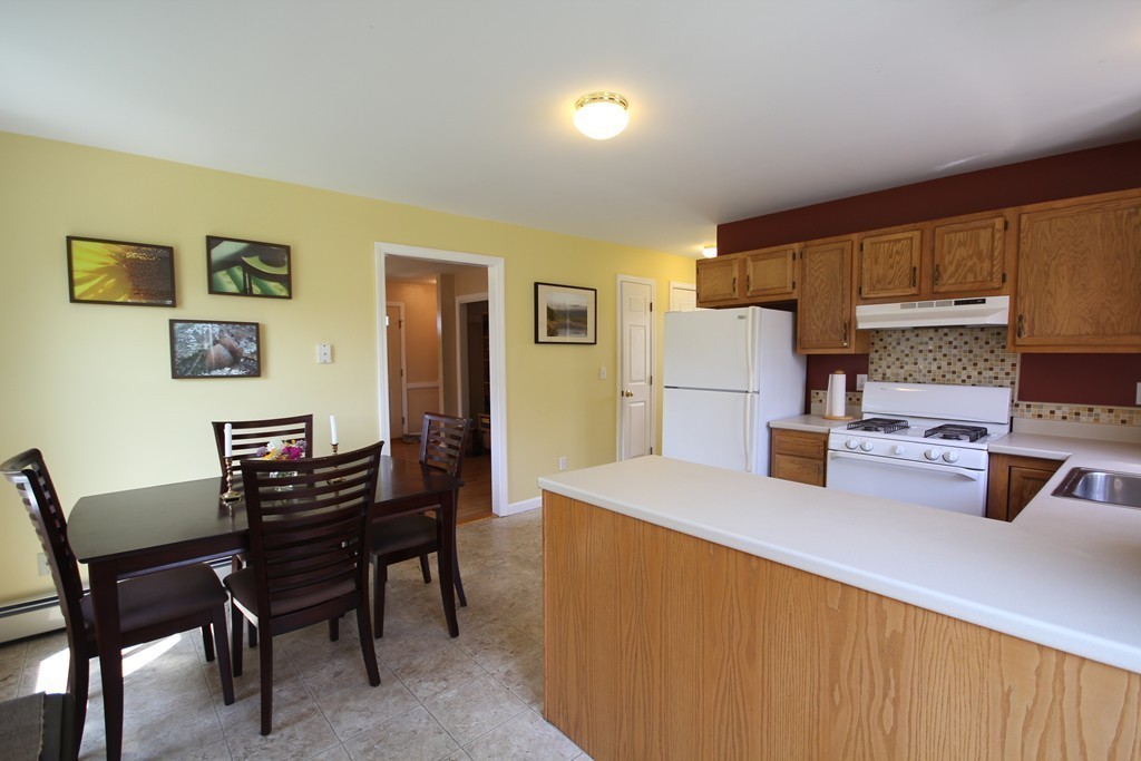 89 Hyde Avenue Springfield, MA 01107 - Photo 6 of 26 Gallery Image 6