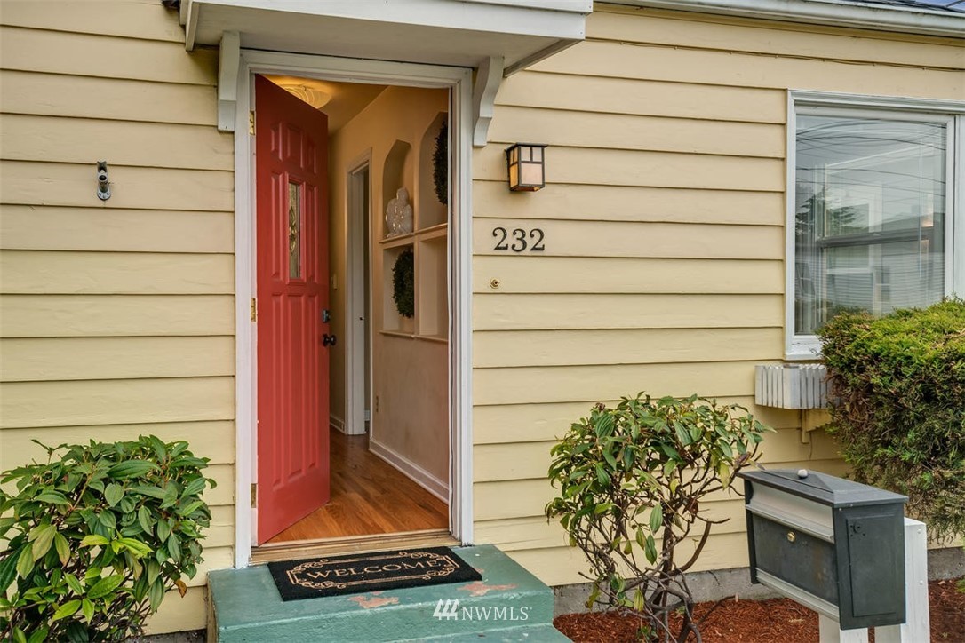 232 Pelly Avenue North Renton, WA 98057 - Photo 3 of 24 Gallery Image 3