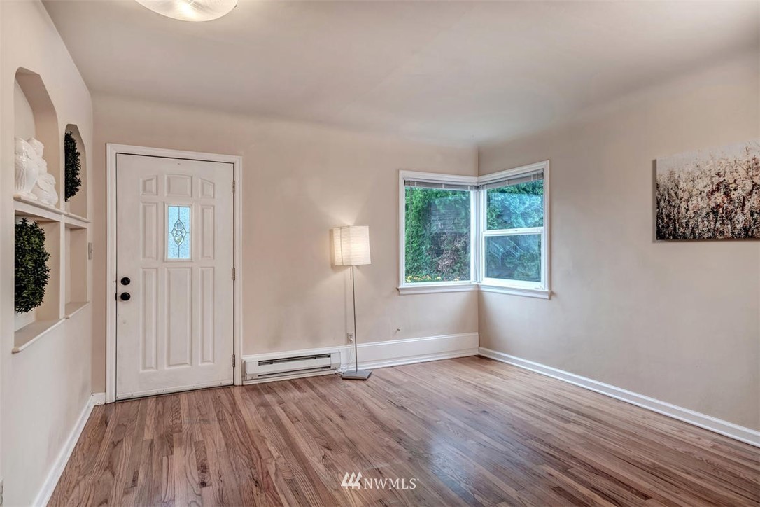 232 Pelly Avenue North Renton, WA 98057 - Photo 5 of 24 Gallery Image 5