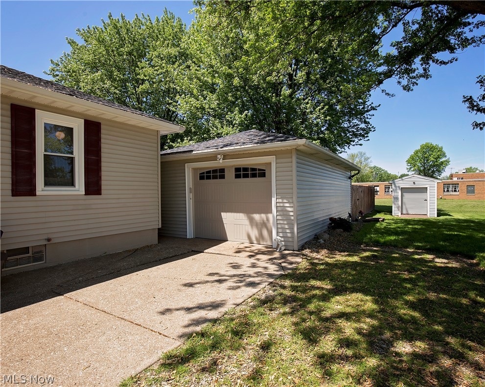 414 Root Road Lorain, OH 44052 - Photo 33 of 35