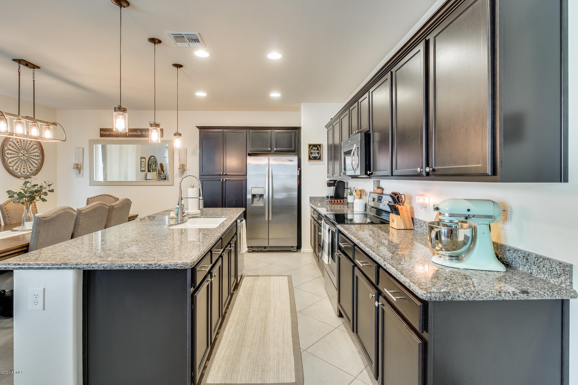 12118 West Rowel Road Peoria, AZ 85383 - Photo 9 of 34