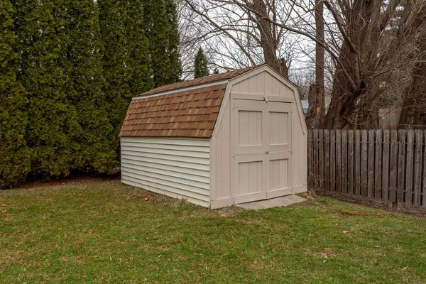 $259,999 | 1810 15th Street, Hazel Green, WI 53811