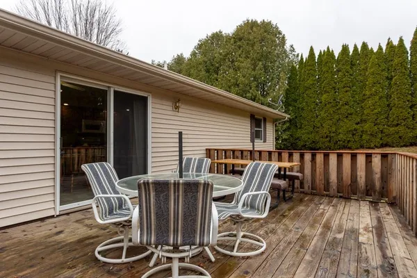 $259,999 | 1810 15th Street, Hazel Green, WI 53811