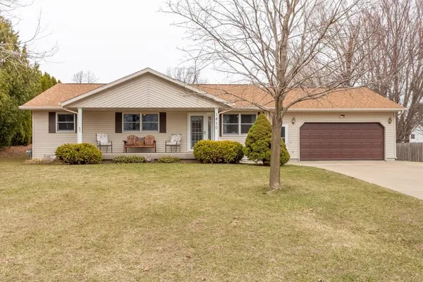 $259,999 | 1810 15th Street, Hazel Green, WI 53811