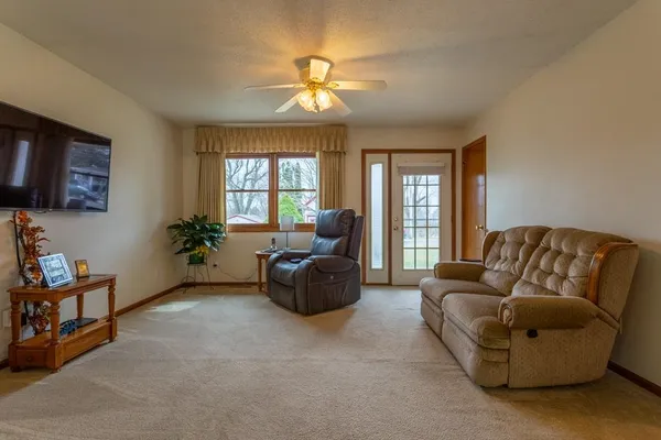 $259,999 | 1810 15th Street, Hazel Green, WI 53811