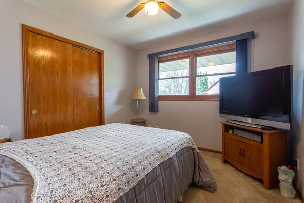 $259,999 | 1810 15th Street, Hazel Green, WI 53811