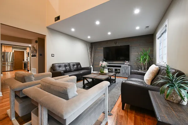 $439,000 | 136 South Lawford Court, Bloomingdale, IL 60108